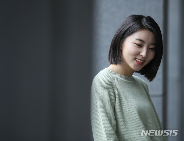 【서울=뉴시스】조수정 기자 = OCN 수목드라마 '미스터 기간제' 서윤아 역 배우 권소현(그룹 포미닛 보컬)이 10일 서울 충무로 뉴시스에서 종방인터뷰에 앞서 포즈를 취하고 있다. 2019.09. chocrystal@newsis.com