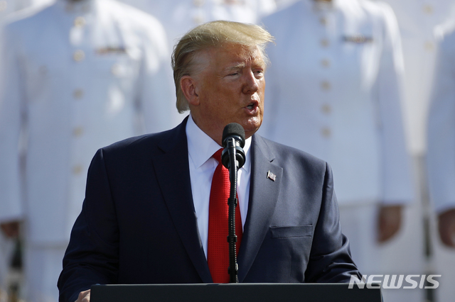 [속보] 트럼프 " 올해 중 김정은 기꺼이 다시 만날 것" 