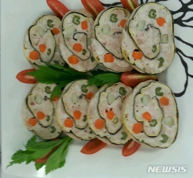 【서울=뉴시스】 닭껍질삼색쌈. 2019.09.16. (사진=서울시 제공)