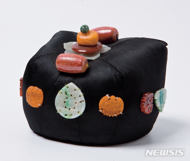 【서울=뉴시스】 족두리 (사진 제공: 코리아나 화장박물관) ..