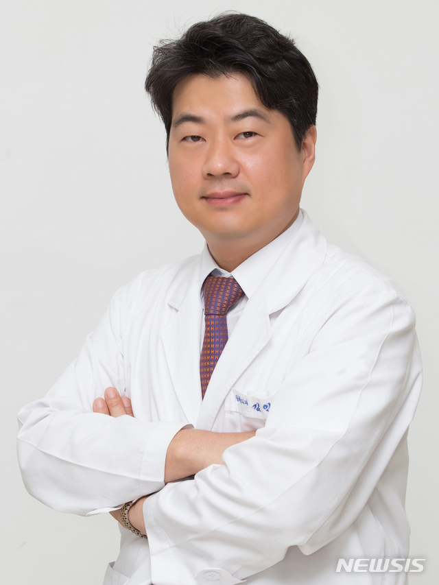 【부산=뉴시스】 제갈수만 기자 = 인당의료재단 부산부민병원 김인보 진료부원장이 세계 3대 인명사전 중 하나인 ‘마르퀴즈 후즈 후(Marquis Who’s Who in the world)’에 2018년부터 2020년까지 3년 연속 등재된다고 17일 전했다. 2019.09.17. (사진= 부민병원 제공)photo@newsis.com