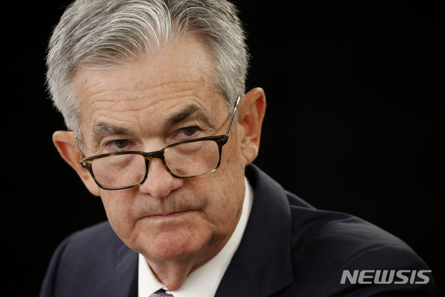 트럼프 "파월·연준 또다시 실패…배짱·비전 없어" 트윗 