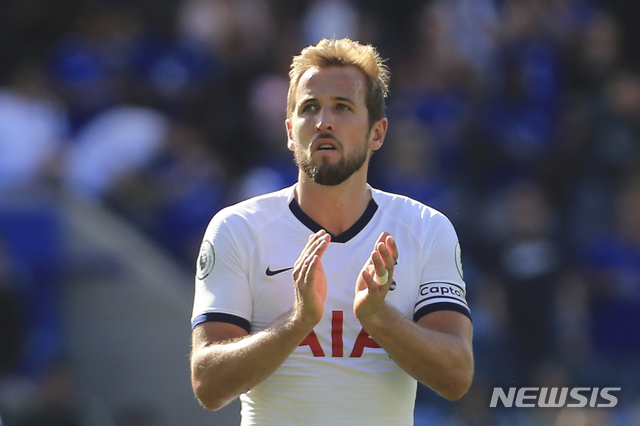 [레스터=AP/뉴시스] 잉글랜드 프리미어리그 토트넘이 재정 악화로 공격수 해리 케인 매각을 결정했다는 현지 보도가 나왔다. 2019.09.21.