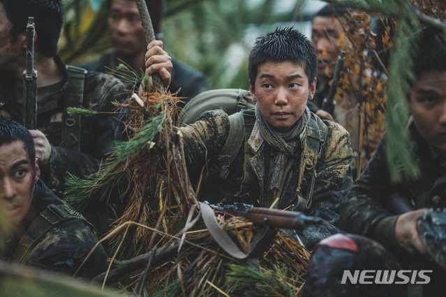 [리뷰] 강점이 곧 한계인 영화···'장사리: 잊혀진 영웅들'