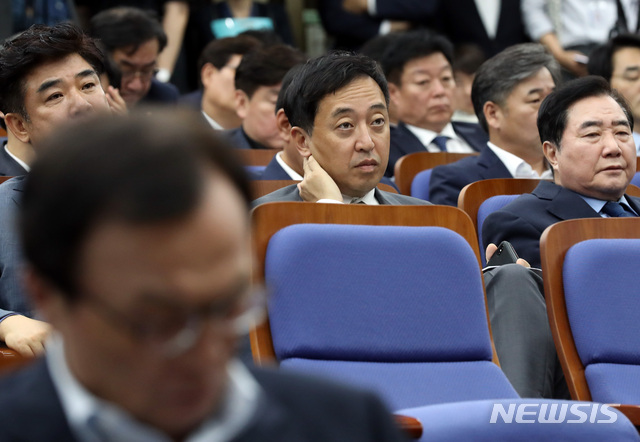 【서울=뉴시스】 박영태 기자 = 이해찬 더불어민주당 대표와 금태섭 전 의원. 2019.09.24. since1999@newsis.com