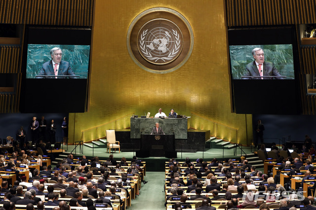 [뉴욕=AP/뉴시스] 사진은 지난 9월 열린 유엔 총회에서 연설 중인 안토니우 구테흐스 유엔 사무총장. 2019.12.13