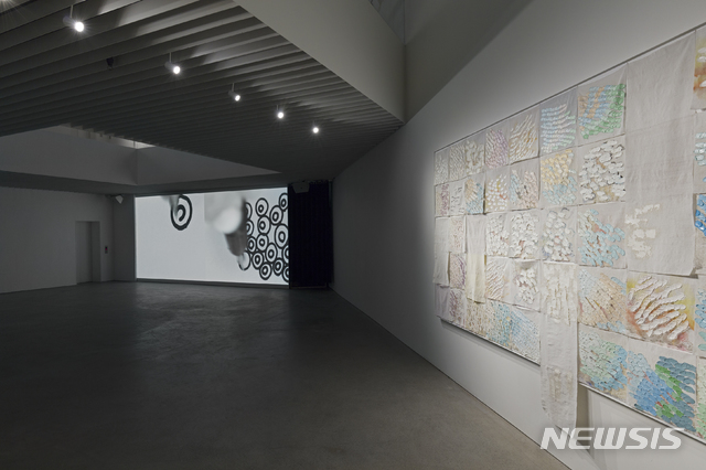 【서울=뉴시스】세계적인 화랑인 리만머핀 전속작가인 라이자 루(Liza Lou)의 한국 첫 개인전이 리만머핀서울과 송원아트센터에서 동시에 열린다. 