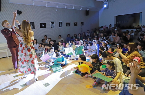 【서울=뉴시스】서울 도봉구 지역예술인의 밤 뮤지컬 공연 모습. 2019.09.30. (사진=도봉구 제공)