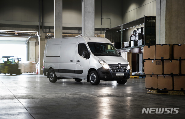 르노 마스터밴 캠핑카 개조 붐…인기비결은?