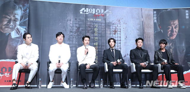 【서울=뉴시스】조수정 기자 = 배우 권상우가 1일 오전 서울 강남구 CGV압구정에서 열린 영화 '신의 한수 : 귀수편' 제작보고회에서 질문에 답하고 있다. 왼쪽부터 배우 김성균, 김희원, 권상우, 우도환, 허성태, 원현준. 2019.10.01.chocrystal@newsis.com