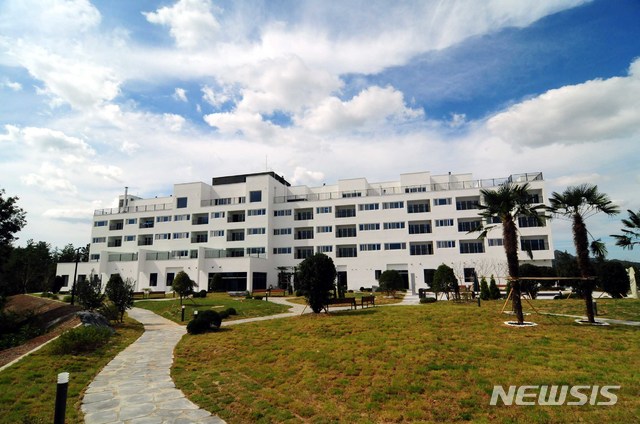 【목포=뉴시스】박상수 기자 = 1일 개장식을 갖고 영업에 들어간 전남 강진의 다산베아채리조트. 2019.10.02. (사진=다산베아채골프앤리조트 제공) photo@newsis.com