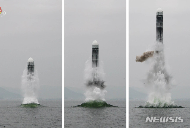 【서울=뉴시스】조선중앙TV는 지난 2일 오전 "동해 원산만 수역에서 새형의 잠수함탄도탄(SLBM) '북극성-3'형 시험발사를 성공적으로 진행했다"고 보도했다. 2019.10.03. (사진= 조선중앙TV 캡쳐)   photo@newsis.com