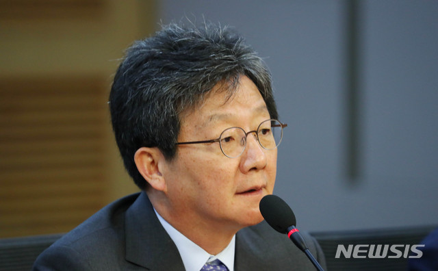 【서울=뉴시스】 장세영 기자 = 바른미래당 비상행동 대표 유승민 의원이 4일 오전 서울 여의도 국회 의원회관에서 열린 바른미래당 지역위원장과의 간담회에 참석해 무두발언을 하고 있다. 2019.10.04. photothink@newsis.com