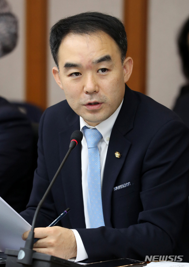 【서울=뉴시스】홍효식 기자 = 채이배 바른미래당 정책위의장. 2019.10.04. yesphoto@newsis.com