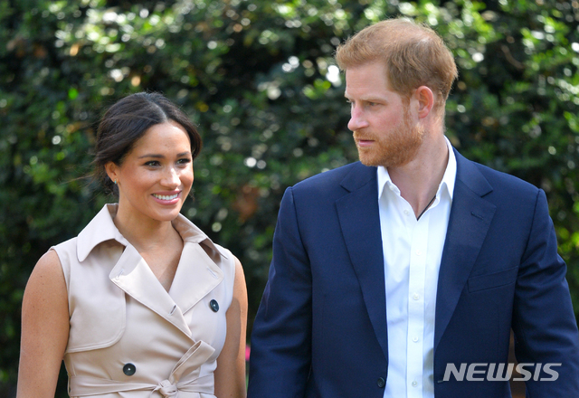 【요하네스버그=AP/뉴시스】 영국 해리 왕자와 마클 왕세손비. 2019.10.23.