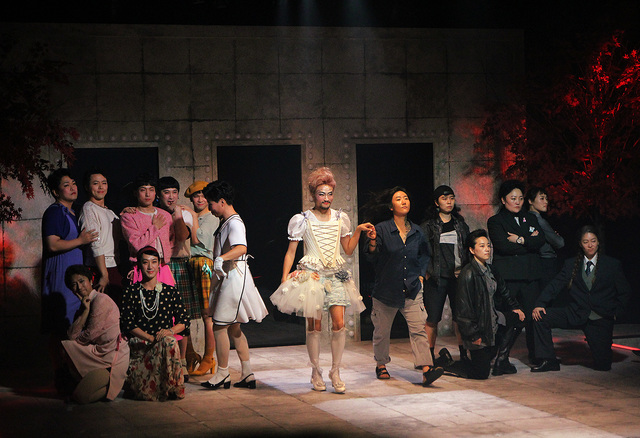 연극 '이갈리아의 딸들' ⓒ두산아트센터