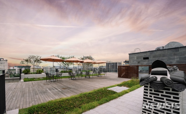 【서울=뉴시스】나인트리 프리미어 호텔 인사동 '루프톱 가든'