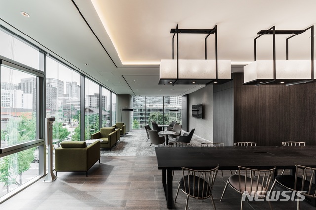 【서울=뉴시스】나인트리 프리미어 호텔 인사동 '라운지 9'