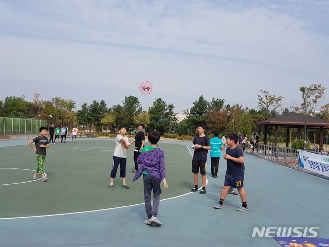 【서울=뉴시스】 강남구 청소년 드론교실. 2019.10.09. (사진=강남구 제공)