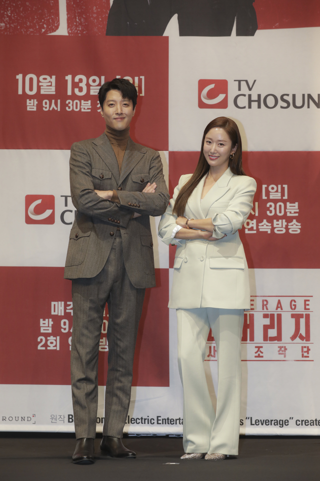 이동건(왼쪽), 전혜빈