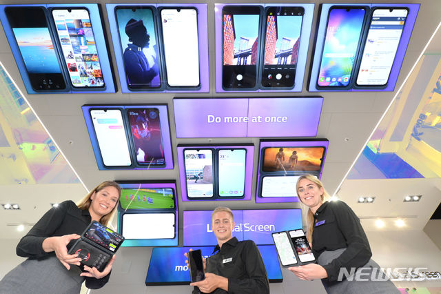 【서울=뉴시스】LG전자는 11일 하반기 전략 스마트폰 'LG V50S 씽큐(ThinQ)'를 국내 출시했다고 밝혔다. 2019.10.11. (사진=LG전자 제공)