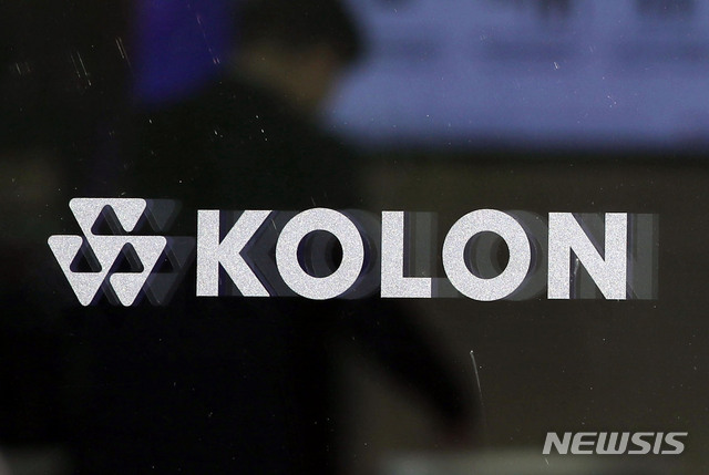 【서울=뉴시스】 박미소 기자 = 한국거래소 코스닥 시장위원회가 코오롱티슈진에 개선 기간 12개월을 부여하기로 결정한 11일 오후 서울 강서구 코오롱생명과학 본사에 로고가 보이고 있다. 2019.10.11.&nbsp; misocamra@newsis.com