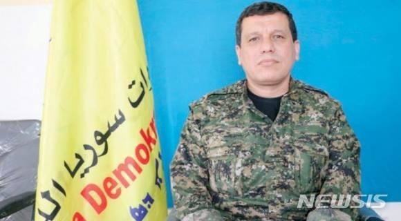 【서울=뉴시스】 쿠르드족 주도 시리아 반군연합 시리아민주군(SDF) 사령관인 마즐룸 코바니 장군. (사진 = 사우디 일간지 아샤르크 알 아삿 홈페이지 갈무리) 2019.10.14