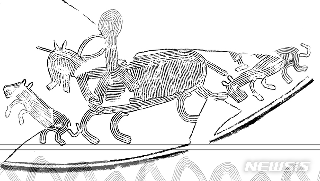 【서울=뉴시스】 이수지 기자 = 국립경주문화재연구소는 2014년부터 진행 중인 쪽샘 44호 돌무지덧널무덤 발굴조사에서 신라 행렬도가 새겨진 토기, 말 문양이 새겨진 토기, 제사와 관련된 유물 110여점을 확인했다고 16일 밝혔다. 쪽샘 44호에서 출토된 행렬도가 새겨진 토기의 행렬 주인공 그림. (사진=문화재청 제공) 2019.10.16. suejeeq@newsis.com 