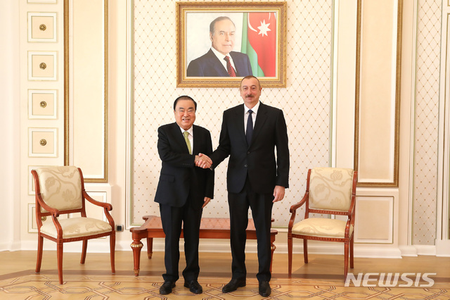 【바쿠=뉴시스】아제르바이잔을 공식 방문한 문희상 국회의장이 16일(현지시간) 일함 알리예프 아제르바이잔 대통령과 만나 북한에 비핵화를 설득해달라고 당부했다. (사진 국회 대변인실 제공)