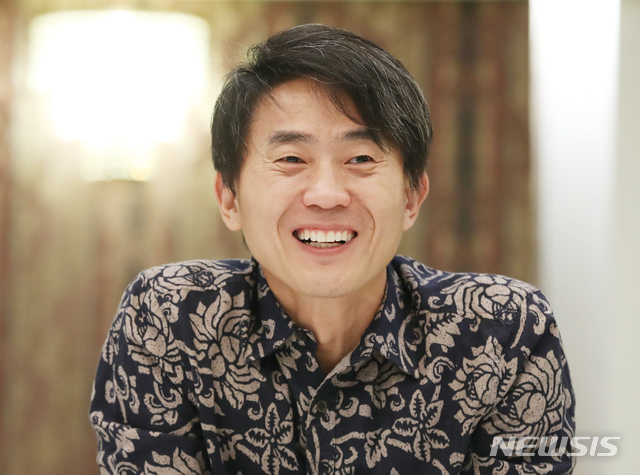 【서울=뉴시스】조수정 기자 = 2019 SAC CUBE 연극 '맨 끝줄 소년' 배우 박윤희가 10일 오후 서울 서초동 예술의전당에서 뉴시스와 인터뷰 하고 있다. 2019.10.chocrystal@newsis.com