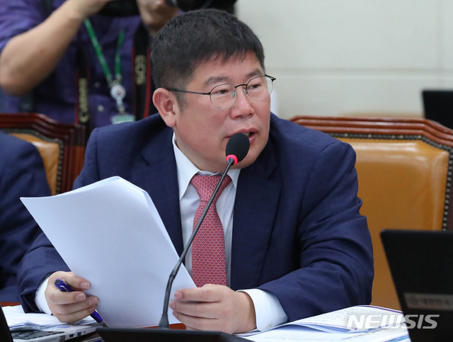 【서울=뉴시스】 장세영 기자 = 김경진 무소속 의원. 2019.10.17. photothink@newsis.com