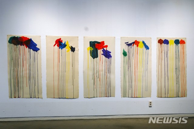 【서울=뉴시스】대구아트페어 특별전 작가 이향미, 색 자체 연작 설치 장면