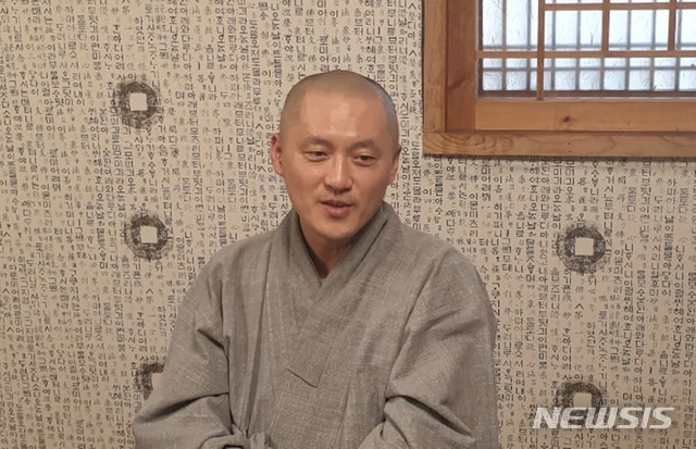 원제 스님 "답은 구하는 게 아니라 답으로서 살게 되는 것"