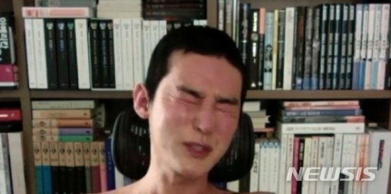 【서울=뉴시스】 남정현 기자=허지웅 (사진=SNS 캡처) 2019.10.30 nam_jh@newsis.com