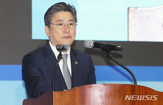 [서울=뉴시스]정승일 산업통상자원부 차관이 30일 인사말을 하고 있다. (사진=산업통상자원부 제공) 2019.10.30. photo@newsis.com