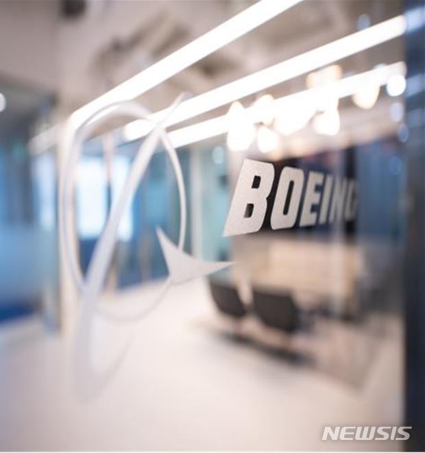 보잉 "737NG 50여 대 동체 균열로 운항 중단" 공식 발표 