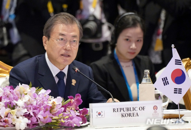 【방콕(태국)=뉴시스】 박영태 기자 = 문재인 대통령이 4일 태국 방콕의 임팩트 포럼에서 열린 제22차 아세안+3 정상회의에 참석해 발언을 하고 있다. 2019.11.04.&nbsp; since1999@newsis.com 