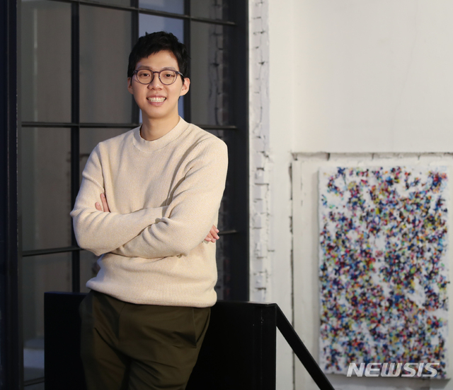 【서울=뉴시스】조수정 기자 = 슈퍼스타K5 출신 보컬리스트 임순영이 25일 서울 삼청동 카페 보드레안다미로에서 뉴시스와의 인터뷰를 마친 뒤 포즈를 취하고 있다. 2019.11. chocrystal@newsis.com