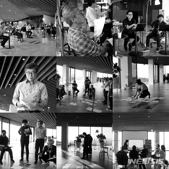 【서울=뉴시스】춘천 커넥트원에서 진행된 심사과정하는 모습