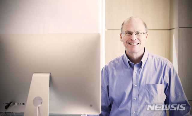 【울산=뉴시스】UNIST 자연과학부 로드니 루오프 교수. (사진=UNIST 제공)photo@newsis.com