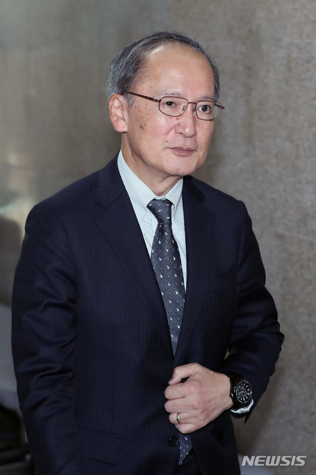 【서울=뉴시스】고승민 기자 = 나가미네 야스마사 주한 일본 대사가 11일 서울 여의도 국회에서 이해찬 더불어민주당 대표를 만난 뒤 국회를 나서고 있다. 2019.11.21.kkssmm99@newsis.com