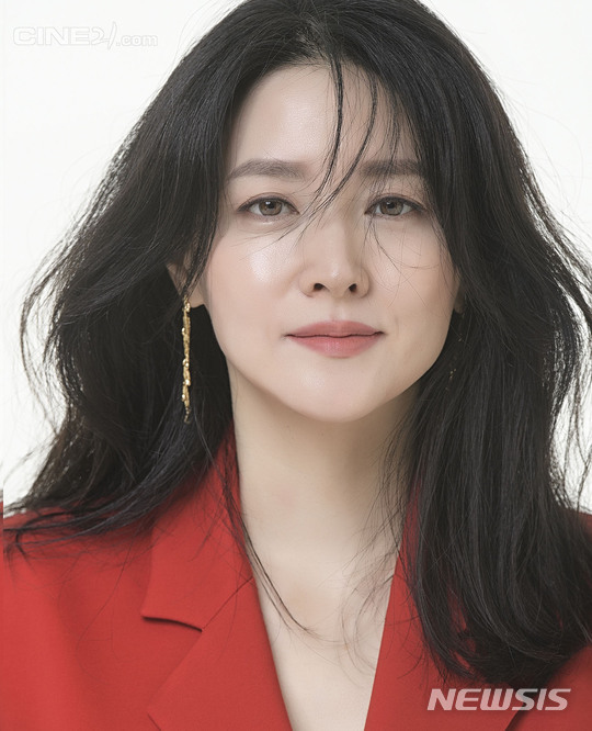 【서울=뉴시스】 이영애 (사진=씨네21 제공) 2019.11.15 photo@newsis.com