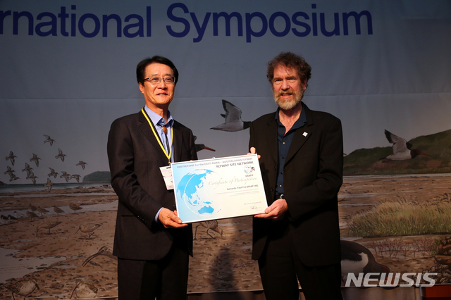 박우량 전남 신안군수(왼쪽)