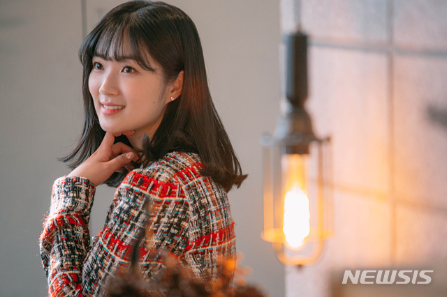 [서울=뉴시스] 탤런트 김혜윤 (사진=싸이더스 HQ 제공) 2019.11.26.