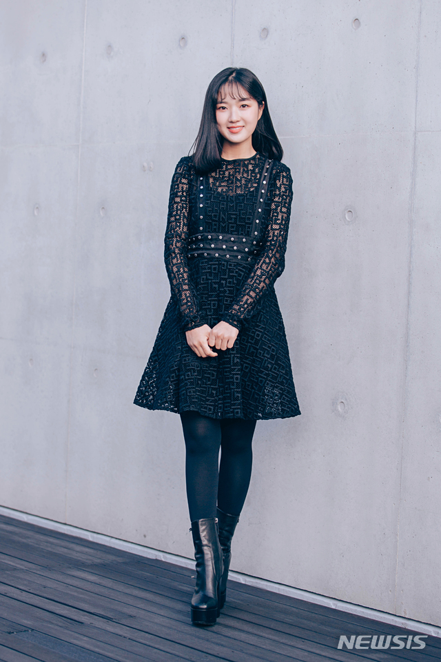 [서울=뉴시스] 탤런트 김혜윤 (사진=싸이더스 HQ 제공) 2019.11.26.