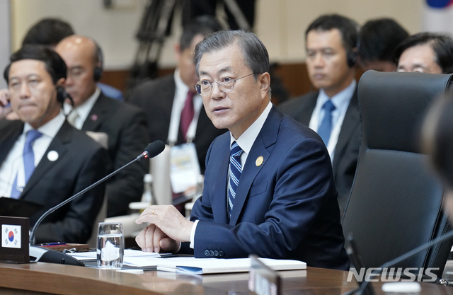 [부산=뉴시스]배훈식 기자 = 문재인 대통령이 26일 오전 부산 벡스코에서 열린 ‘2019 한-아세안 특별정상회의’에 참석해 모두발언하고 있다. 2019.11.26.&nbsp; dahora83@newsis.com