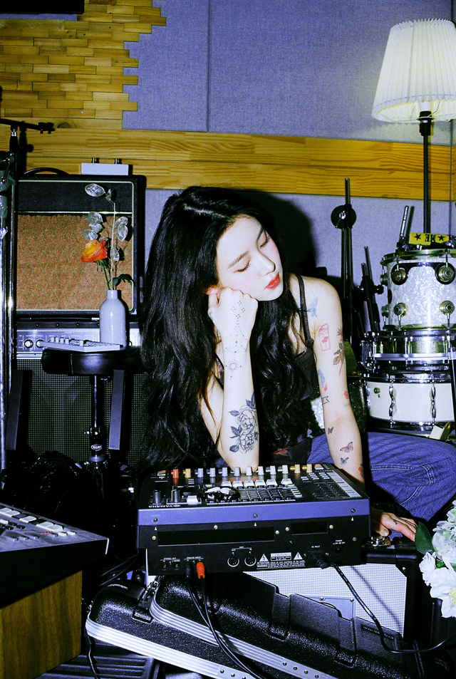 【서울=뉴시스】 백예린. (사진 = 블루바이닐 제공) 2019.11.27 realpaper7@newsis.com 