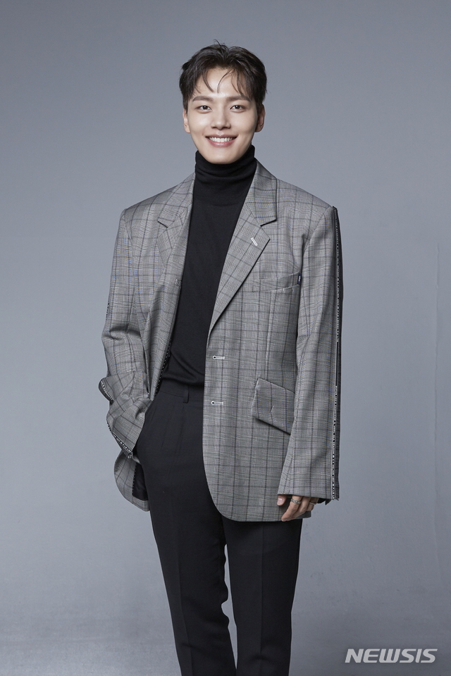 [서울=뉴시스] JTBC 예능 프로그램 '한끼줍쇼' 출연하는 탤런트 여진구 (사진=JTBC 재공) 2019.11.27.