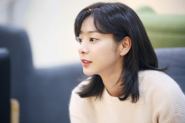 설인아, 긴 머리 싹둑 단발여신 '물오른 미모'