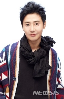 [서울=뉴시스]배우 박완 (사진=아르테코리아 제공) 2019.11.28 photo@newsis.com